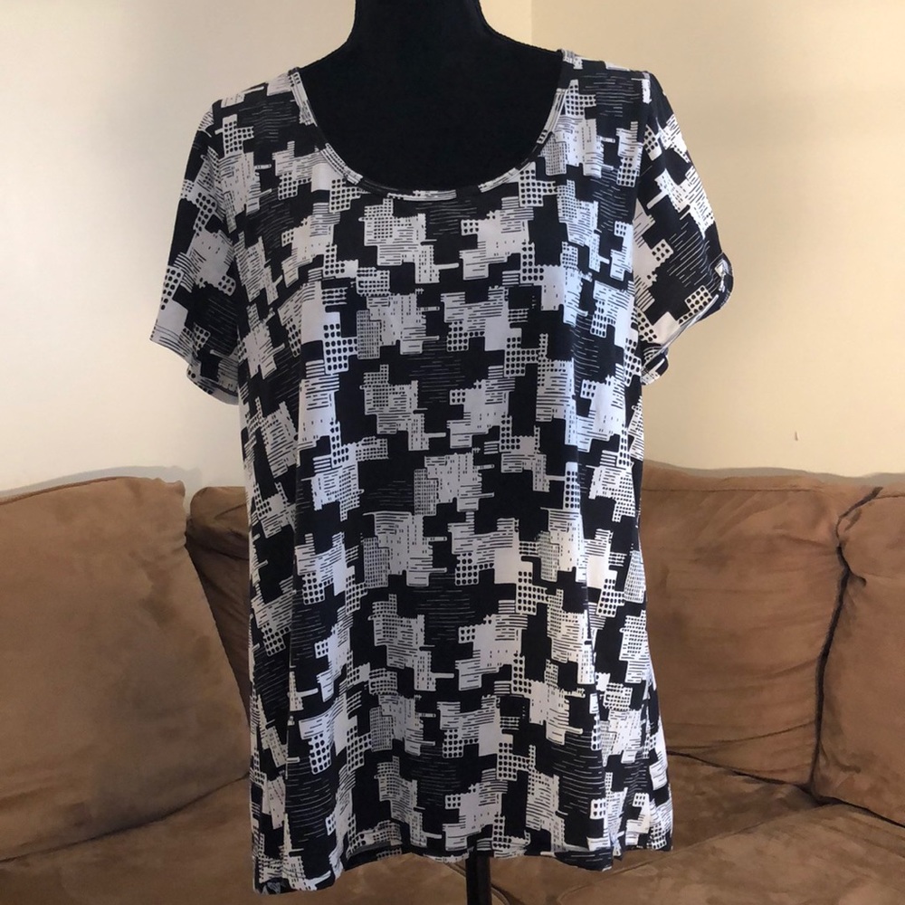 NWOT LULAROE TOP